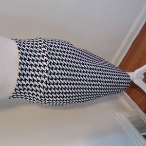 Black and white pencil skirt